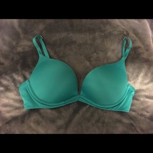 Victoria’s Secret 32C Biofit push-up bra